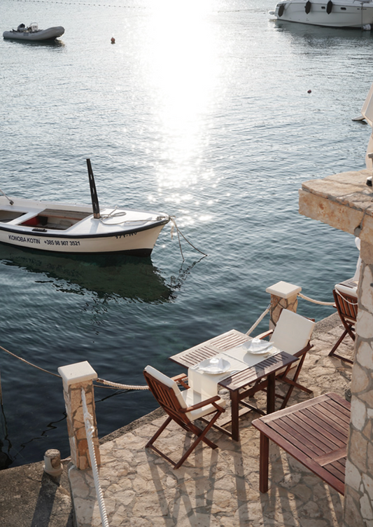 Hvar Date