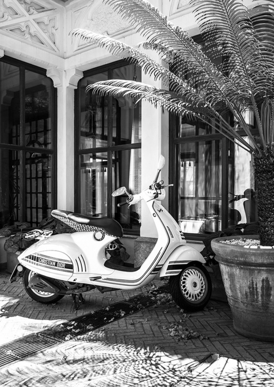 THE DIOR VESPA B+W
